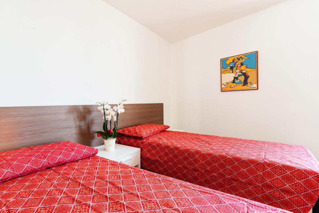 Il Roseto Di Marina Hotell Lucino Eksteriør bilde